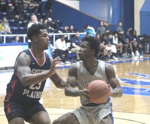 COLLEGE BASKETBALL: Wranglers come up short in one-point loss to undefeated Texans